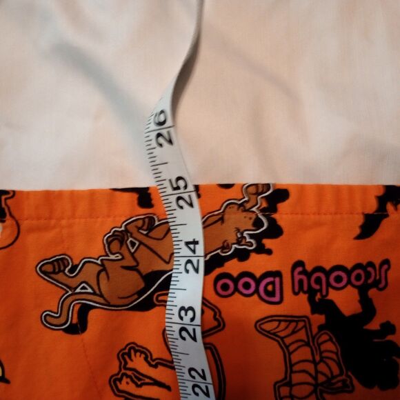 Lot of 2 Halloween Women's Scrub Tops Disney & Scooby-Doo Sz L Holiday Fun - Picture 5 of 11